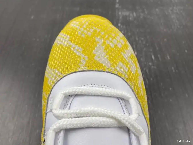 1st Kicks Jordan WMNS Low Air AH7860-107 Yellow 11 Snakeskin 0531